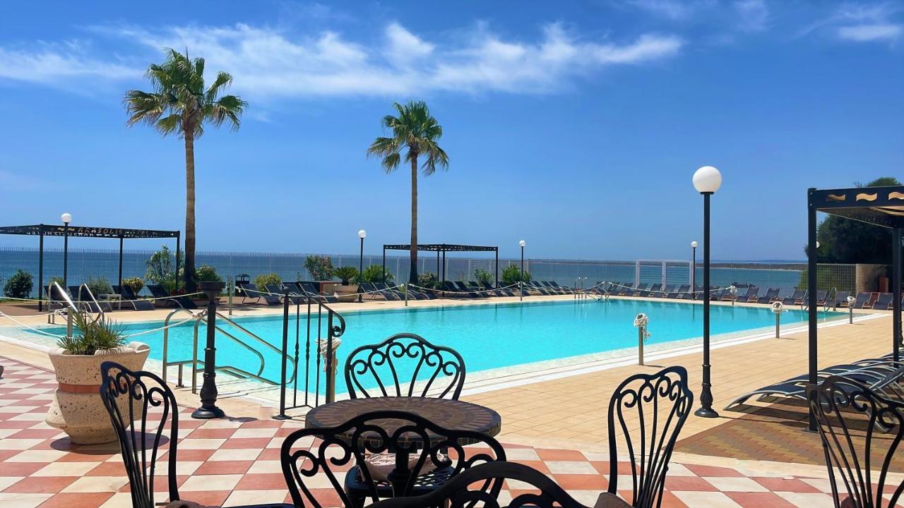 Apulia Hotel Taranto Ara Solis Lido Azzurro Εξωτερικό φωτογραφία