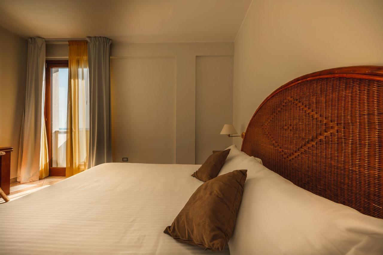 Apulia Hotel Taranto Ara Solis Lido Azzurro Εξωτερικό φωτογραφία