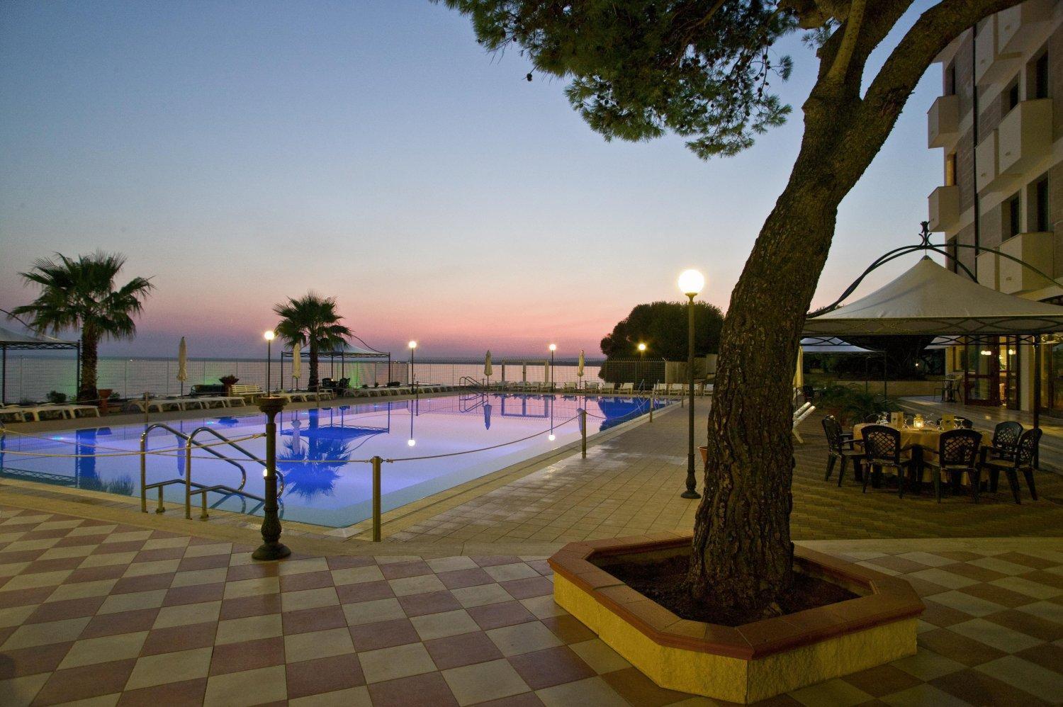 Apulia Hotel Taranto Ara Solis Lido Azzurro Εξωτερικό φωτογραφία